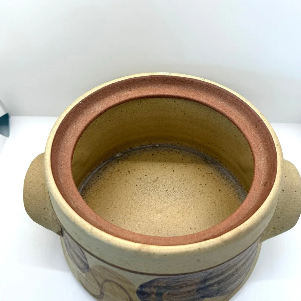 VTG Designs West Stoneware Bean Soup Pot Casserole Dish Lidded Neutral Tones 352